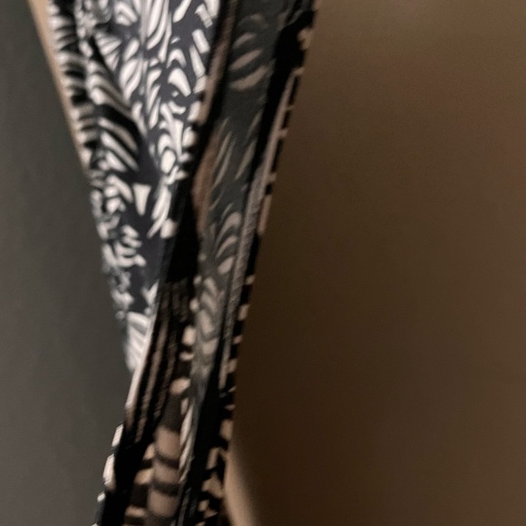 Worthington black & white strip sleeveless blouse size small swoop next - Picture 5 of 5